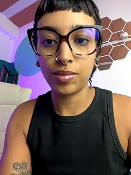 Snapshot of LollaByer chatting on October 9, 8:18 pm LollaByer online show from October 9, 8:18 pm