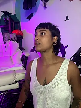 Snapshot of LollaByer chatting on October 30, 10:32 pm LollaByer online show from October 30, 10:32 pm