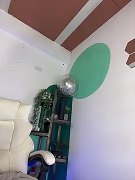 LollaByer online show from April 7, 9:04 pm