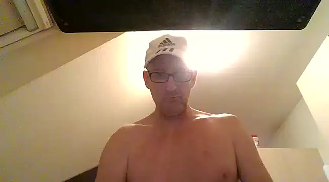 Snapshot of nacktchiller1076 chatting on December 4, 9:51 am nacktchiller1076 online show from December 4, 9:51 am