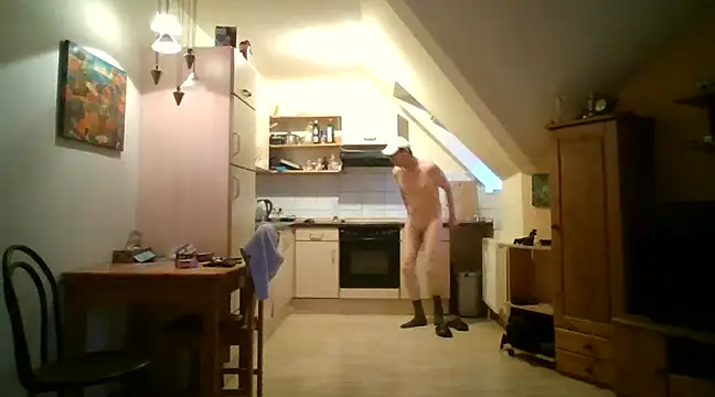 Snapshot of nacktchiller1076 chatting on February 6, 7:13 am nacktchiller1076 online show from February 6, 7:13 am