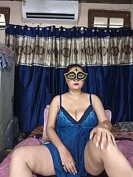 Snapshot of Alisha95 chatting on August 10, 3:43 am Alisha95 online show from August 10, 3:43 am