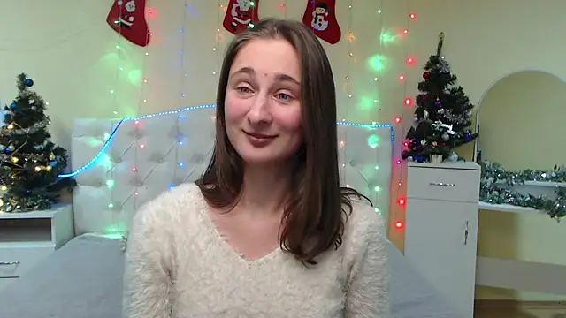 Snapshot of MichelLeee chatting on December 16, 3:32 pm MichelLeee online show from December 16, 3:32 pm
