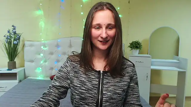 Snapshot of MichelLeee chatting on February 3, 3:17 pm MichelLeee online show from February 3, 3:17 pm