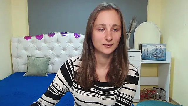Snapshot of MichelLeee chatting on October 9, 11:08 am MichelLeee online show from October 9, 11:08 am