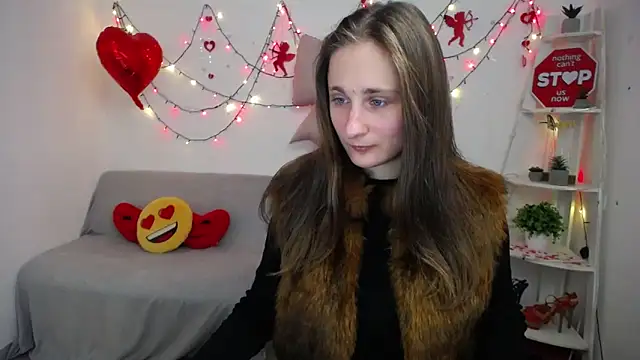 Snapshot of MichelLeee chatting on February 5, 2:00 pm MichelLeee online show from February 5, 2:00 pm