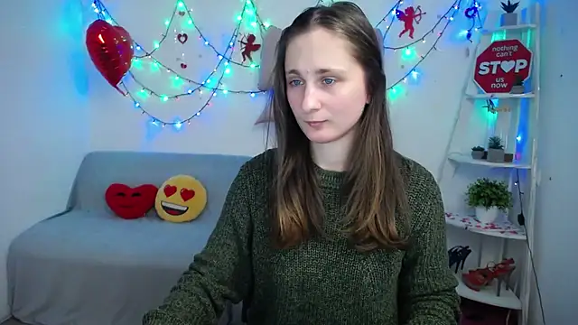 Snapshot of MichelLeee chatting on February 17, 1:40 pm MichelLeee online show from February 17, 1:40 pm