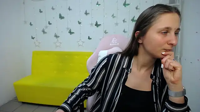 MichelLeee online show from May 28, 11:29 am