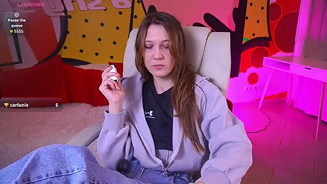 DreamyLinaa online show from March 30, 7:37 pm