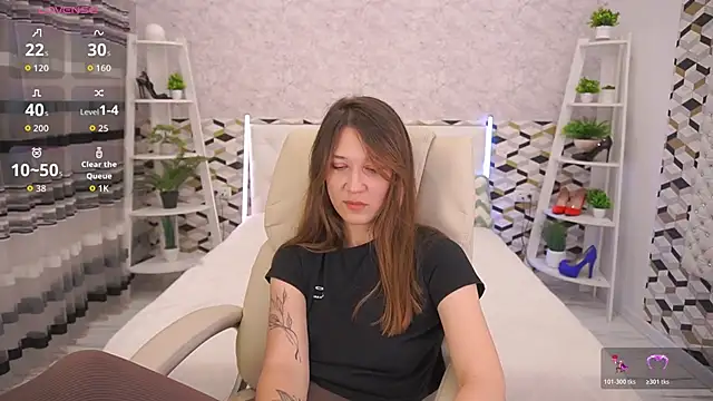 DreamyLinaa online show from June 15, 7:49 pm