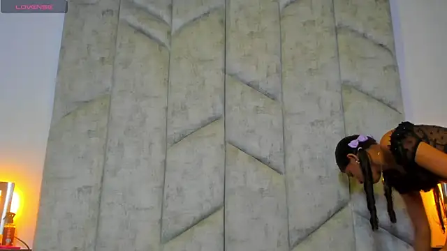 AshleyHill2 online show from March 17, 6:51 am