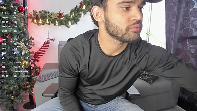 Snapshot of andrewChris_ chatting on December 10, 5:44 pm andrewChris  online show from December 10, 5:44 pm