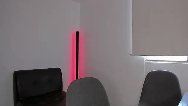 Snapshot of andrewChris_ chatting on October 2, 4:14 pm andrewChris  online show from October 2, 4:14 pm