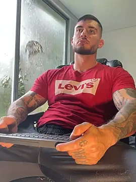 DimitriSullivan  online show from April 8, 1:22 pm