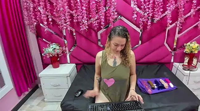 alaha evans online show from December 10, 2:59 am