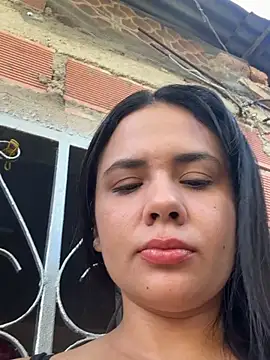 Snapshot of Leyna_Kenet chatting on May 26, 12:45 pm Leyna Kenet online show from May 26, 12:45 pm