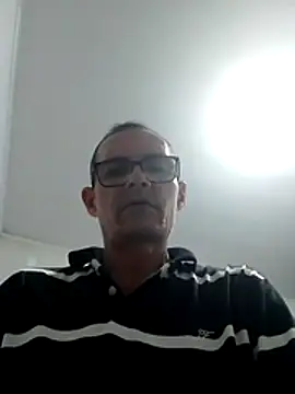 Snapshot of Lucianoonline chatting on January 18, 9:29 pm Lucianoonline online show from January 18, 9:29 pm