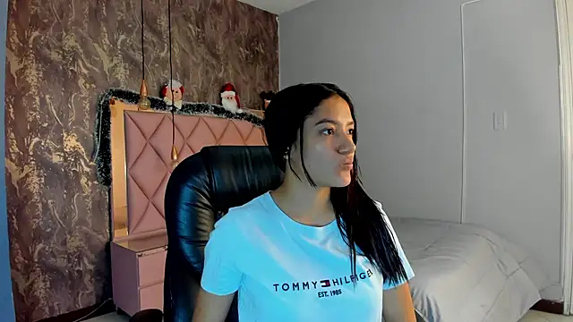 SKYLERWHIITEE online show from December 10, 3:20 am