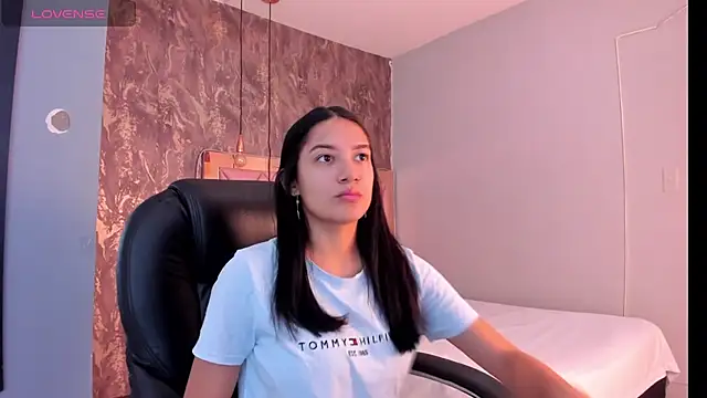 SKYLERWHIITEE online show from January 10, 2:25 am