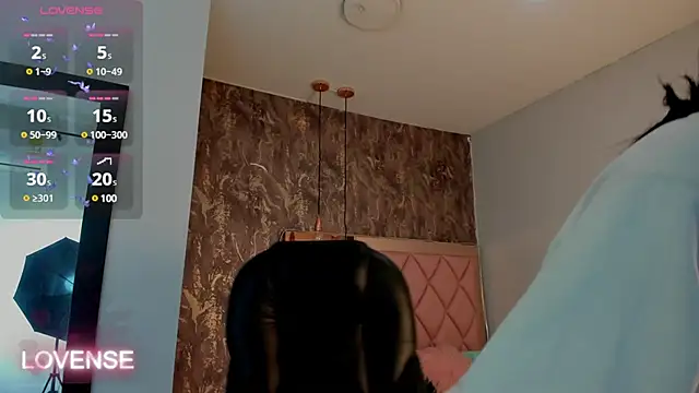 SKYLERWHIITEE online show from February 22, 3:12 am