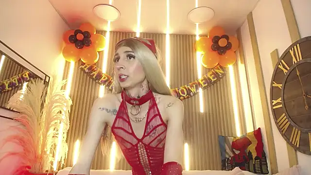 Aniie Doll online show from October 6, 9:01 pm