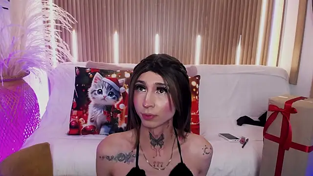 Aniie Doll online show from December 18, 8:15 pm