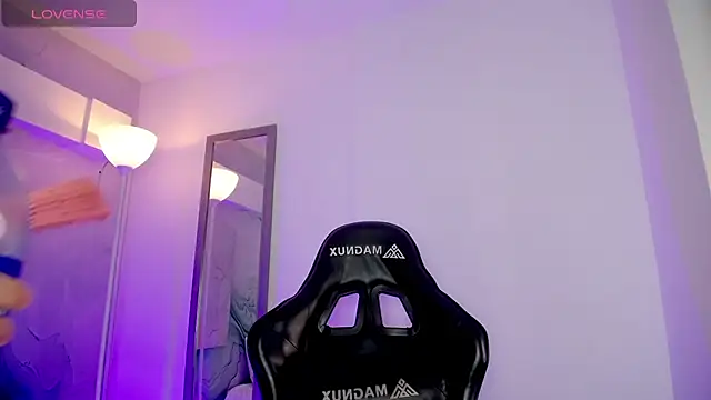 Aniie Doll online show from March 17, 8:34 pm