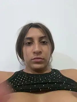 Snapshot of bigasssweet_2 chatting on January 14, 4:25 am bigasssweet 2 online show from January 14, 4:25 am