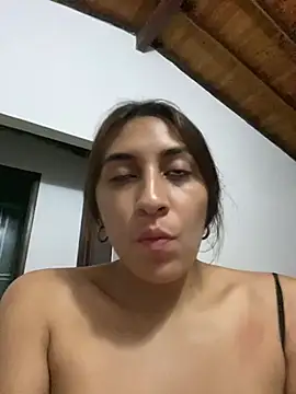 Snapshot of bigasssweet_2 chatting on March 4, 3:55 am bigasssweet 2 online show from March 4, 3:55 am