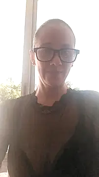 nicolle milf1978 online show from September 23, 7:28 pm