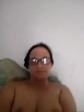 Snapshot of nicolle_milf1978 chatting on June 16, 12:41 pm nicolle milf1978 online show from June 16, 12:41 pm
