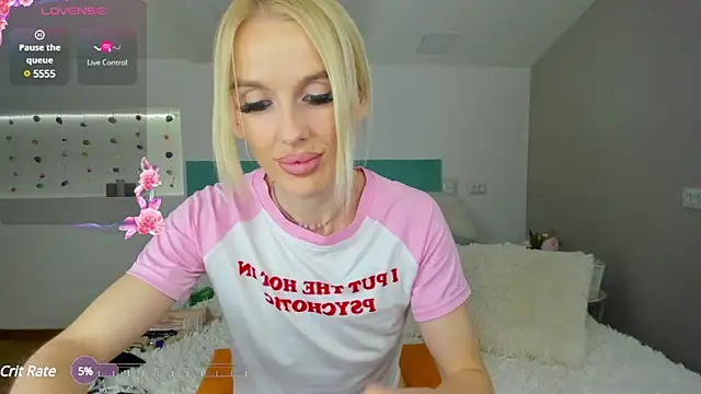 Snapshot of Lana_kitty__ chatting on December 29, 1:24 am Lana kitty   online show from December 29, 1:24 am