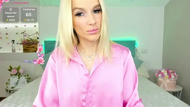 Snapshot of Lana_kitty__ chatting on March 4, 10:27 pm Lana kitty   online show from March 4, 10:27 pm