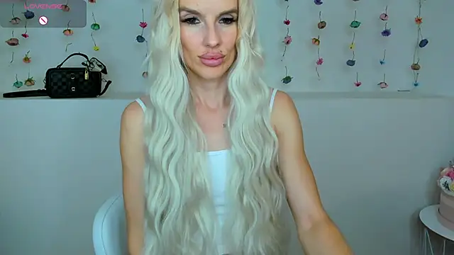 Snapshot of Lana_kitty__ chatting on September 22, 10:12 pm Lana kitty   online show from September 22, 10:12 pm