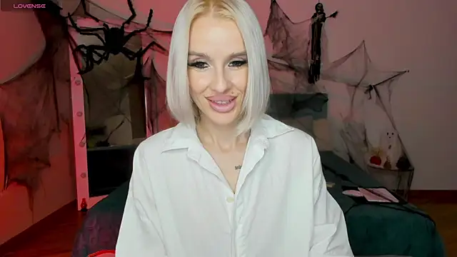 Snapshot of Lana_kitty__ chatting on October 26, 11:20 pm Lana kitty   online show from October 26, 11:20 pm