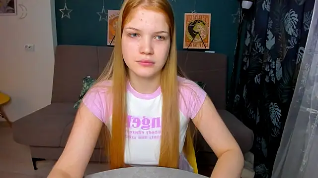 Snapshot of Xloe_Queen chatting on December 11, 11:51 am Xloe Queen online show from December 11, 11:51 am