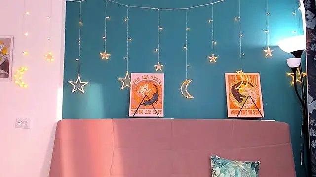 Snapshot of Xloe_Queen chatting on March 5, 12:11 pm Xloe Queen online show from March 5, 12:11 pm