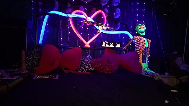 anonymouszN online show from November 18, 8:02 pm