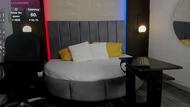 bella gibson online show from March 9, 11:58 am