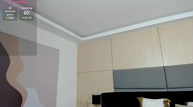 Snapshot of AllissonJames chatting on January 19, 11:01 am AllissonJames online show from January 19, 11:01 am