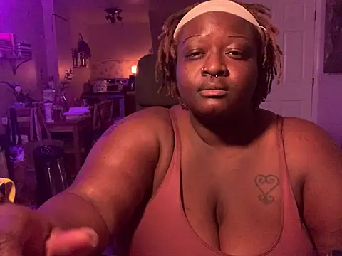 BigKittyRaven online show from December 12, 5:20 am