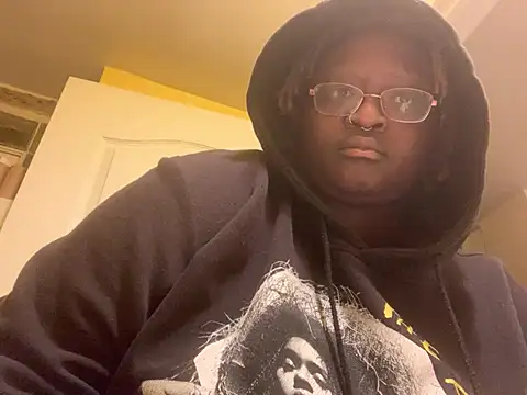 BigKittyRaven online show from January 4, 4:23 am