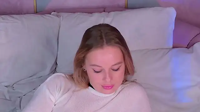 BeatriceEsmont online show from March 9, 3:43 am