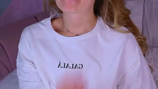 BeatriceEsmont online show from October 11, 7:23 pm