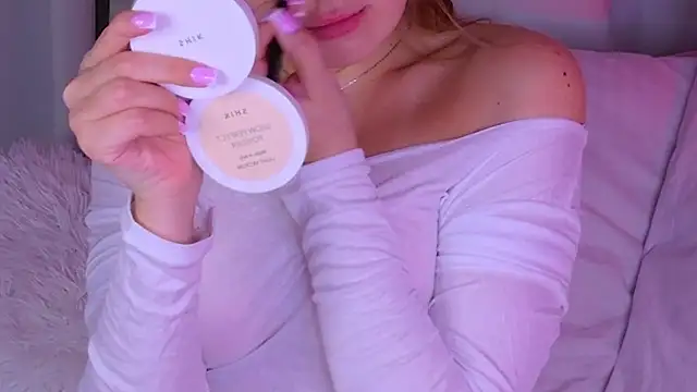 BeatriceEsmont online show from November 15, 7:32 pm