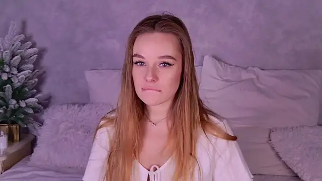 BeatriceEsmont online show from December 22, 8:28 pm