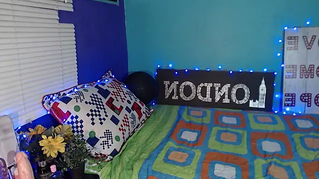 Snapshot of hannyababe chatting on December 10, 7:22 pm hannyababe online show from December 10, 7:22 pm