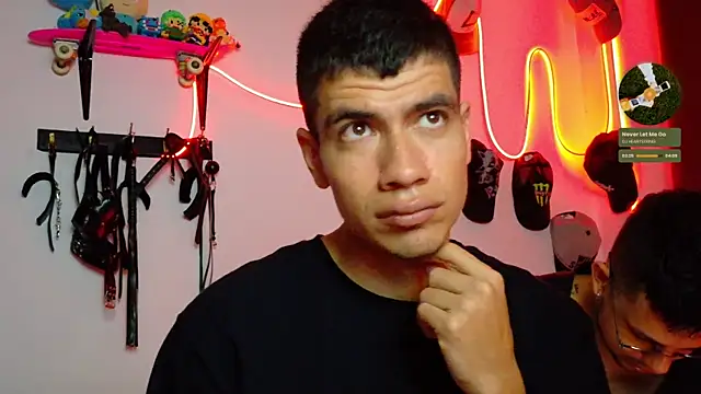 Snapshot of Nymphobuddies chatting on February 14, 5:25 pm Nymphobuddies online show from February 14, 5:25 pm