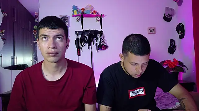 Snapshot of Nymphobuddies chatting on February 19, 11:45 pm Nymphobuddies online show from February 19, 11:45 pm