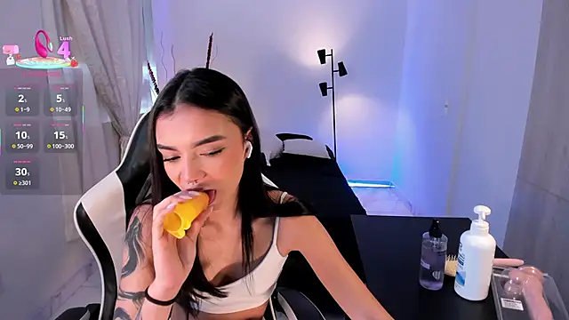 Snapshot of AnabelWolf chatting on September 19, 5:13 pm AnabelWolf online show from September 19, 5:13 pm